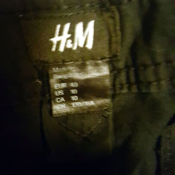 H&M Cuffed Black Shorts with Pockets sz 10 - Picture 6 of 8